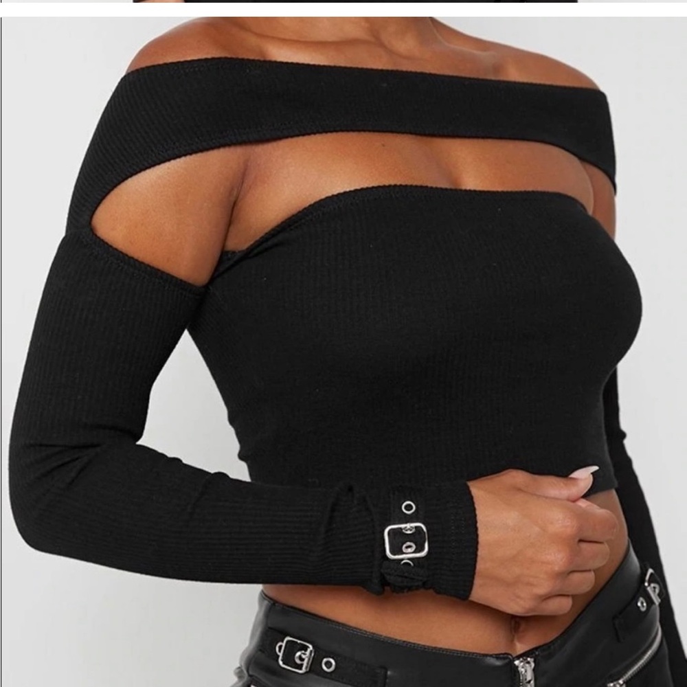 Ribbed Maniere De Voir Ribbed Cut Out Buckle Long Sleeve Too- Black